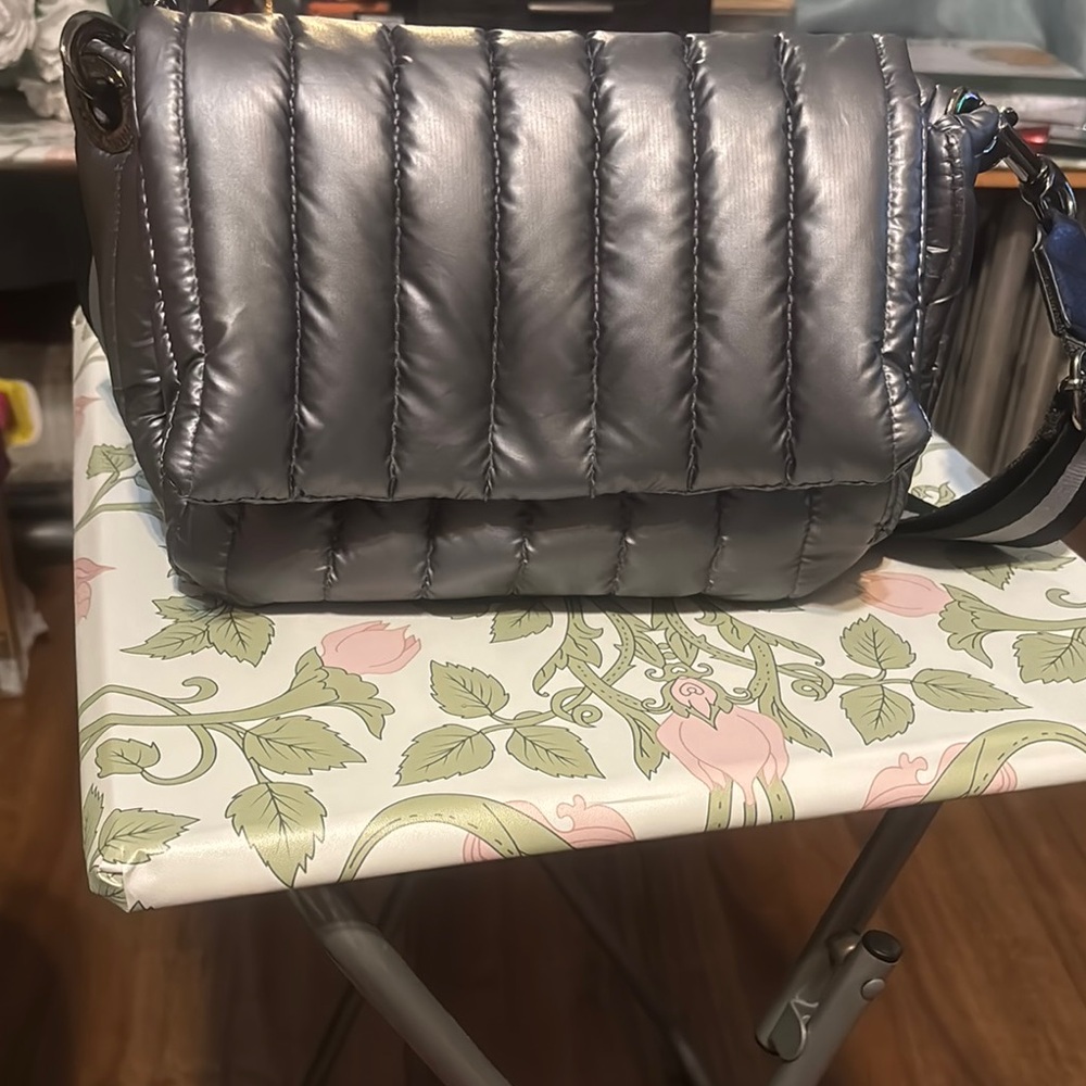 Sleek Silver Quilted Crossbody Bag with Chain Strap